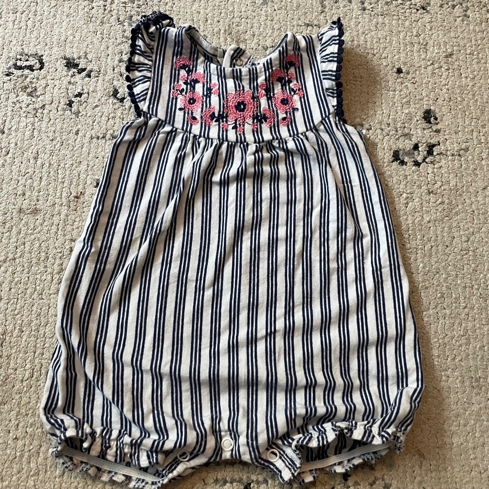 Carter’s girls size 6 months short Romper navy blue & white stripes pink floral